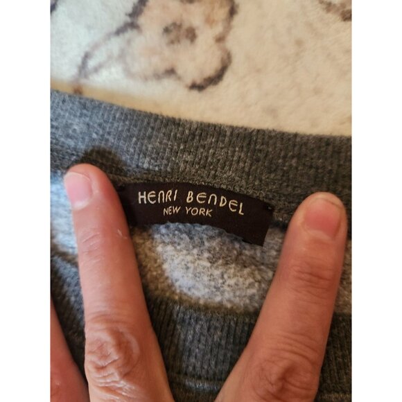 Henri Bendel Women's OS Grey Crewneck #bendelgirl Sweatshirt - Picture 2 of 5